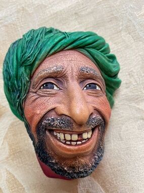Bossons Smiling Sculpted Head with Green Turban